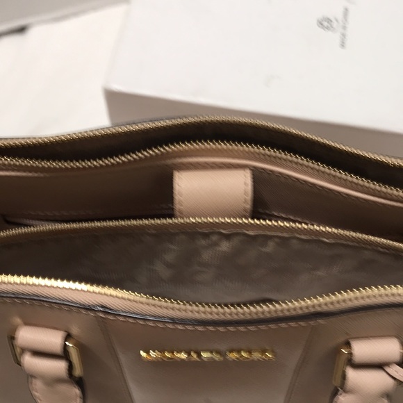 Michael Kors saffiano leather satchel with multiple compartments and zipper - Picture 8 of 11